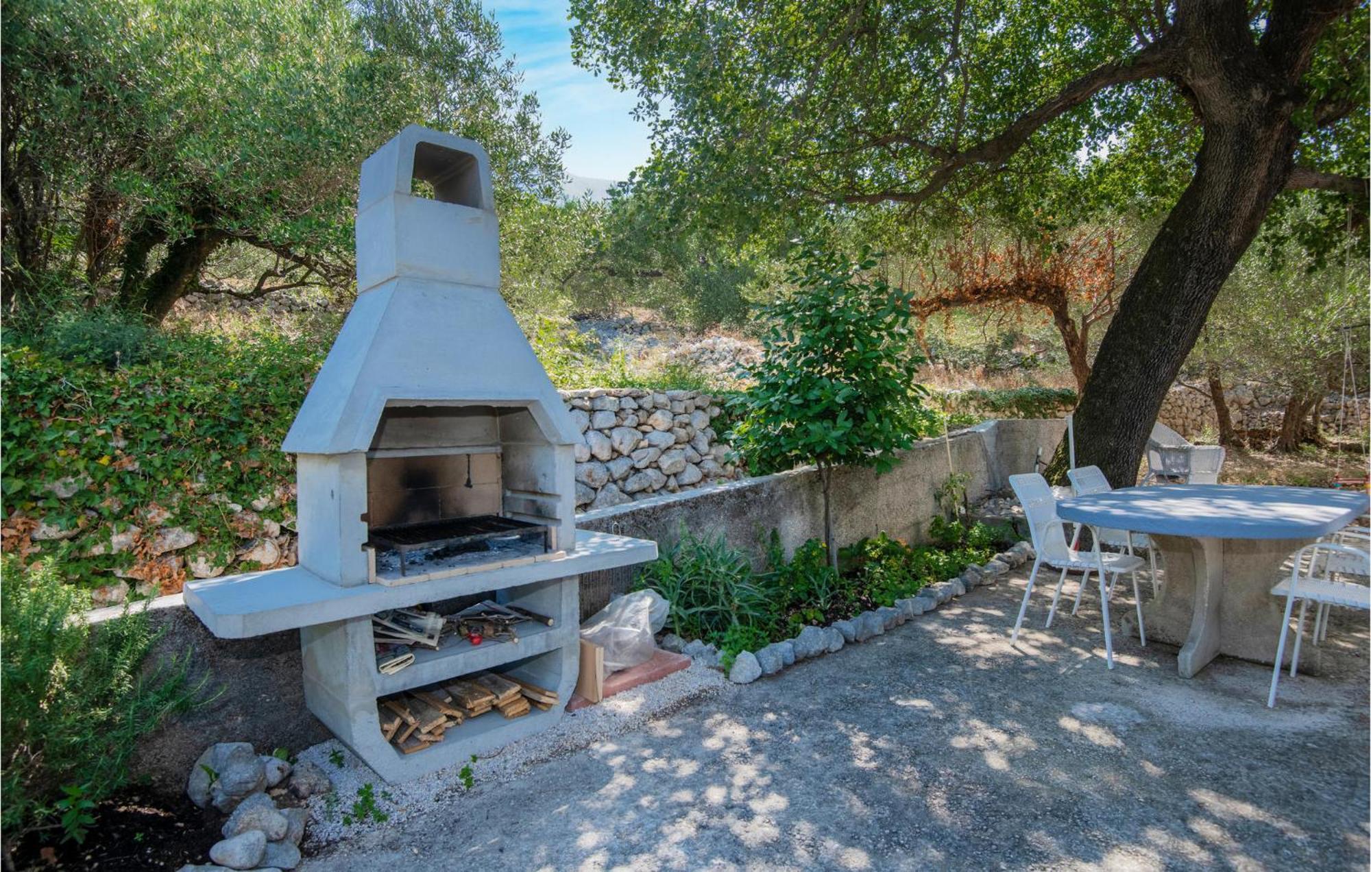 Nice Apartment In Tucepi With Wifi Extérieur photo