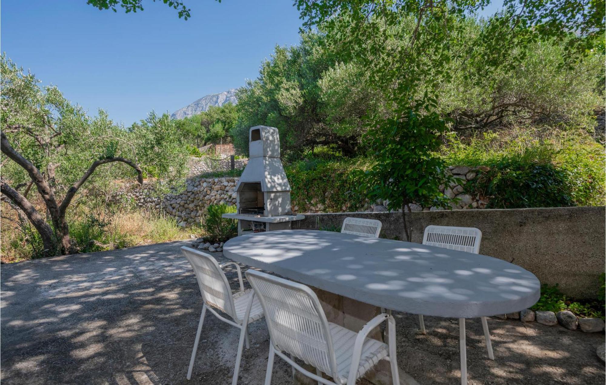 Nice Apartment In Tucepi With Wifi Extérieur photo