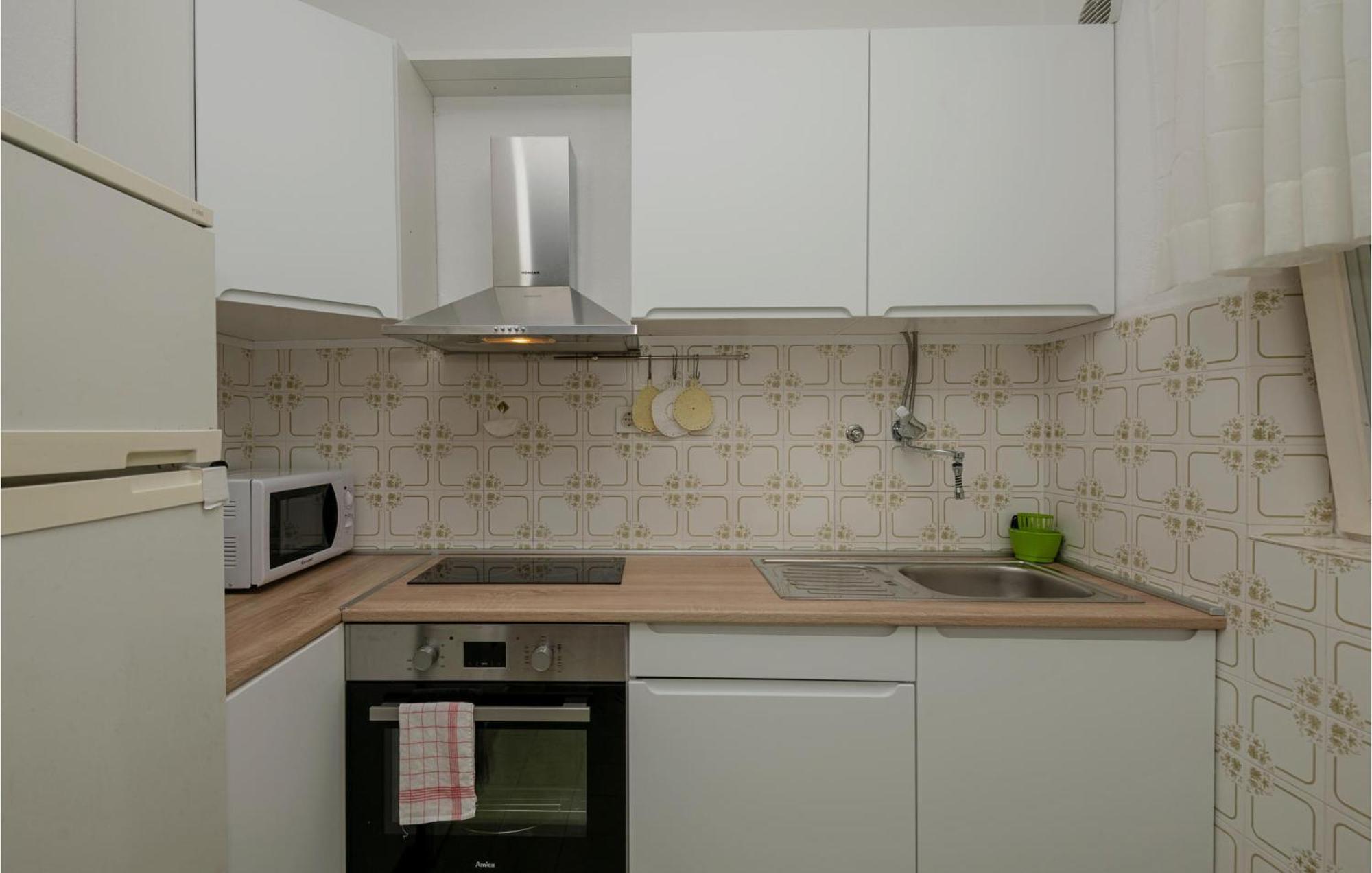 Nice Apartment In Tucepi With Wifi Extérieur photo